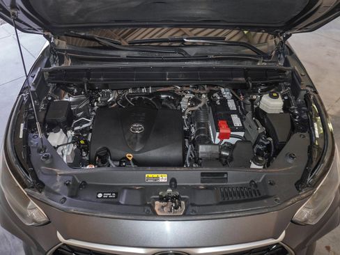 Used 2022 Toyota Highlander LE image 20