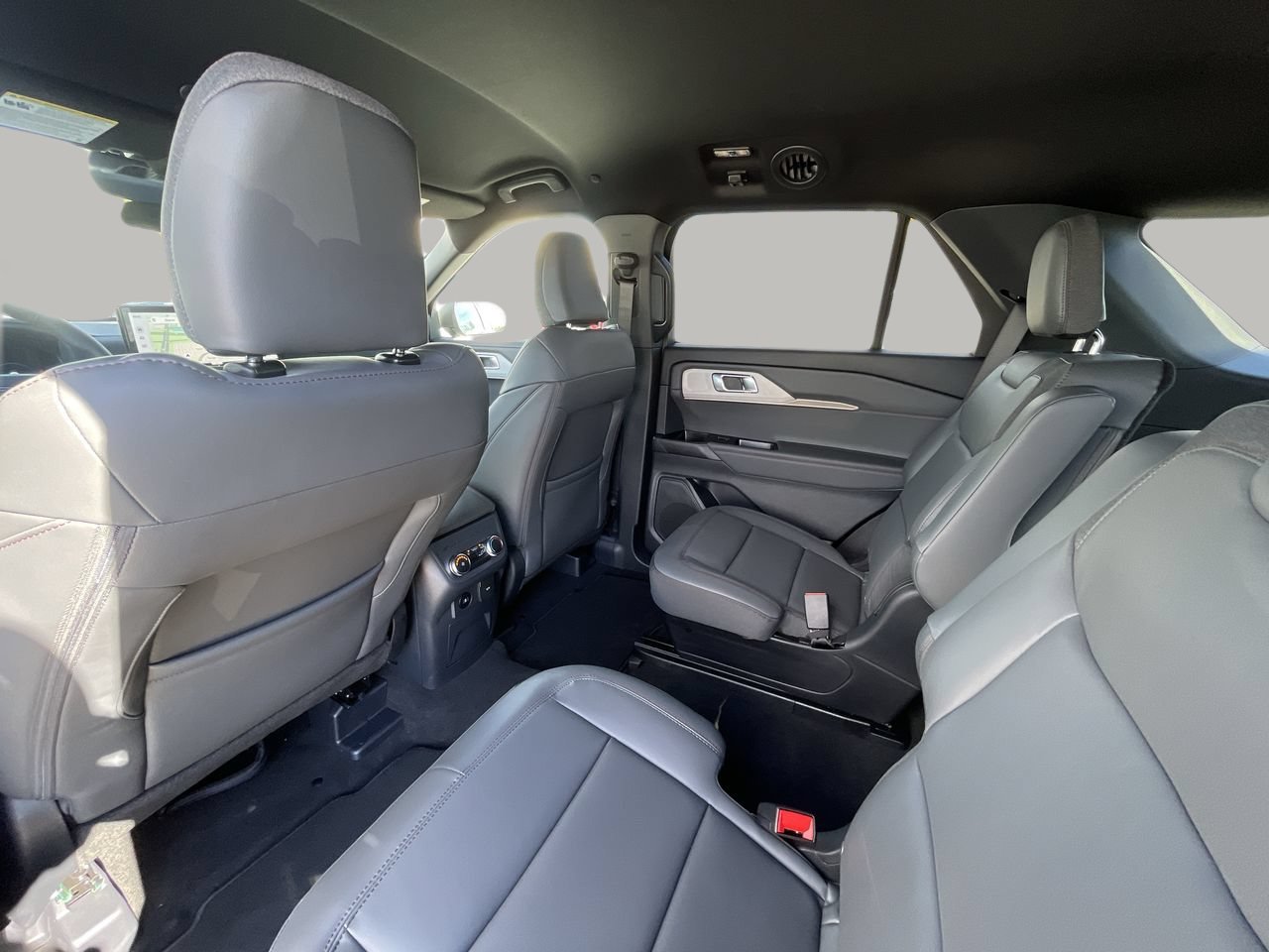 New 2027 Ford Explorer Active w/ Active Comfort Package RWD image 18