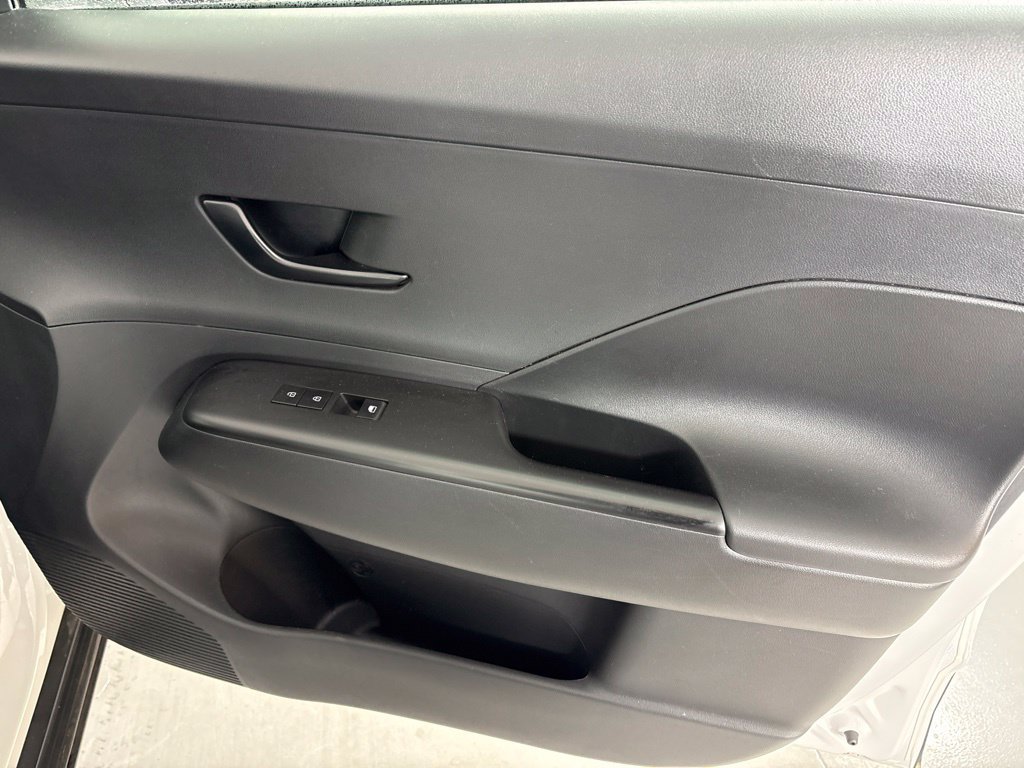 Used 2025 Hyundai Kona SEL FWD image 15