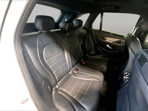 Used 2019 Mercedes-Benz GLC 300 4MATIC image 19