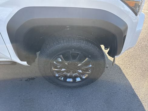 New 2025 Toyota 4Runner SR5 image 10