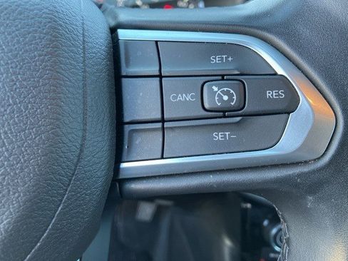 Certified 2022 Jeep Compass Latitude w/ Mopar Graphics Package image 12