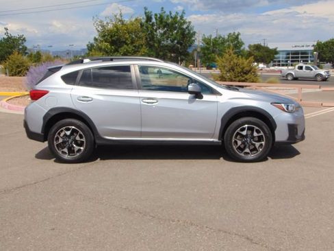 Used 2020 Subaru Crosstrek 2.0i Premium w/ Moonroof Package 1 AWD/4WD image 3