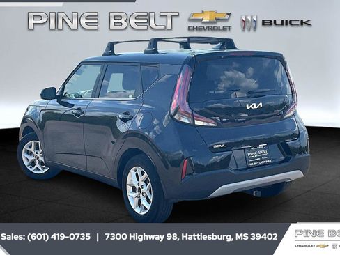 Used 2023 Kia Soul LX w/ LX Technology Package image 2