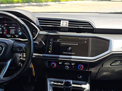 Used 2023 Audi Q3 2.0T Premium w/ 19" Wheel Package image 21