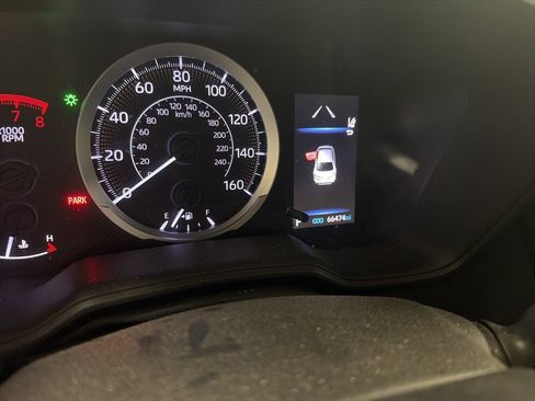 Used 2020 Toyota Corolla LE image 6