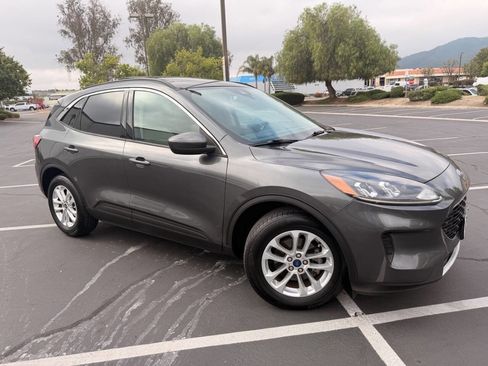 Used 2020 Ford Escape SE FWD image 6