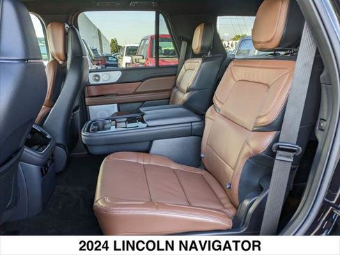 Certified 2024 Lincoln Navigator Reserve image 24