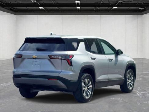Used 2025 Chevrolet Equinox LT FWD image 5