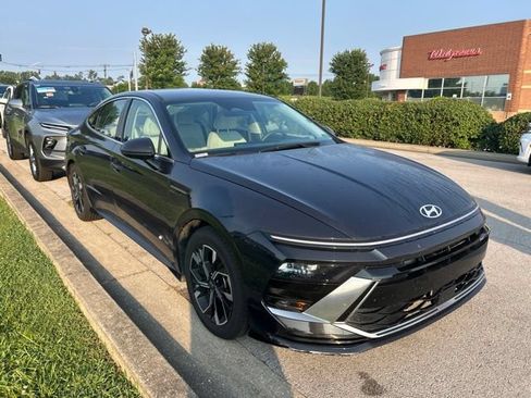 Used 2024 Hyundai Sonata SEL FWD image 2