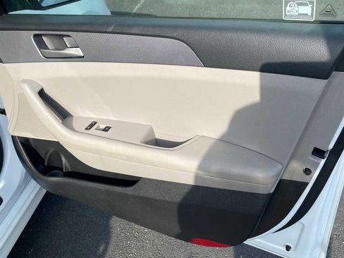 Used 2018 Hyundai Sonata SE FWD image 33