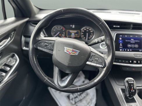 Used 2020 Cadillac XT4 Premium Luxury FWD image 16