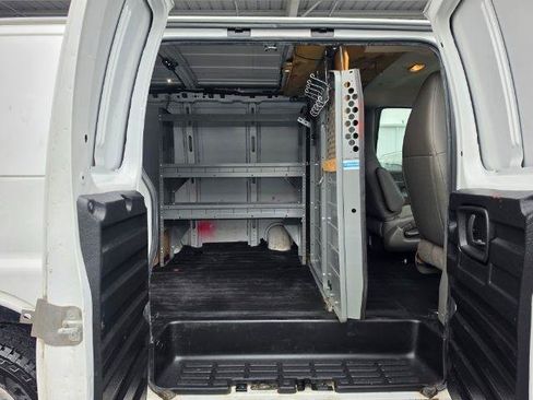 Used 2018 GMC Savana 2500 RWD image 26