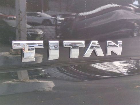 Used 2017 Nissan Titan SL image 33