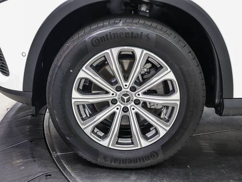 Used 2024 Mercedes-Benz GLC 300 image 9