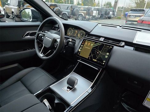 New 2025 Land Rover Range Rover Velar Dynamic SE image 34