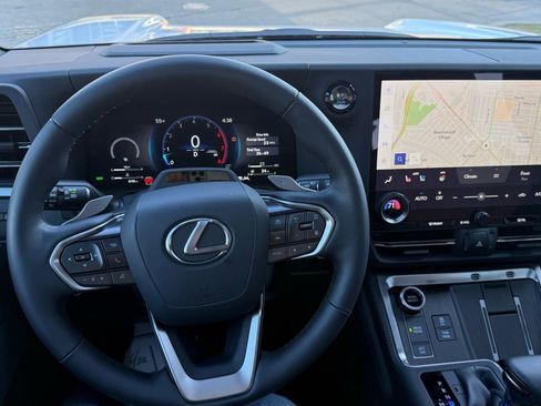 Used 2025 Lexus GX 550 w/ Accessory Package (Z1) image 43