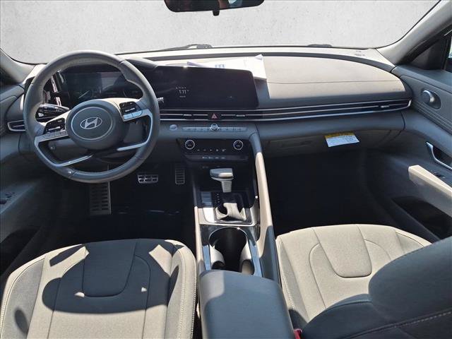 Certified 2025 Hyundai Elantra SEL FWD image 16