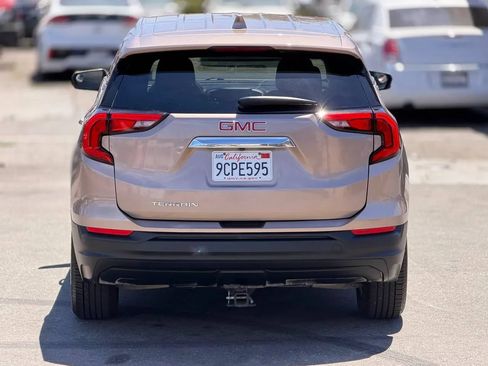 Used 2018 GMC Terrain SLE FWD image 16
