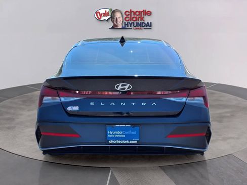 Certified 2025 Hyundai Elantra Sport FWD image 4
