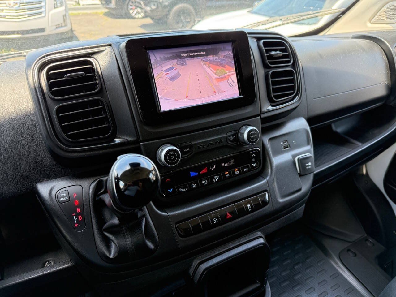 Used 2025 RAM ProMaster 2500 w/ Convenience Group FWD image 11