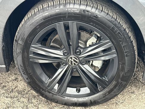 Certified 2024 Volkswagen Jetta SE w/ Panoramic Sunroof Package image 7