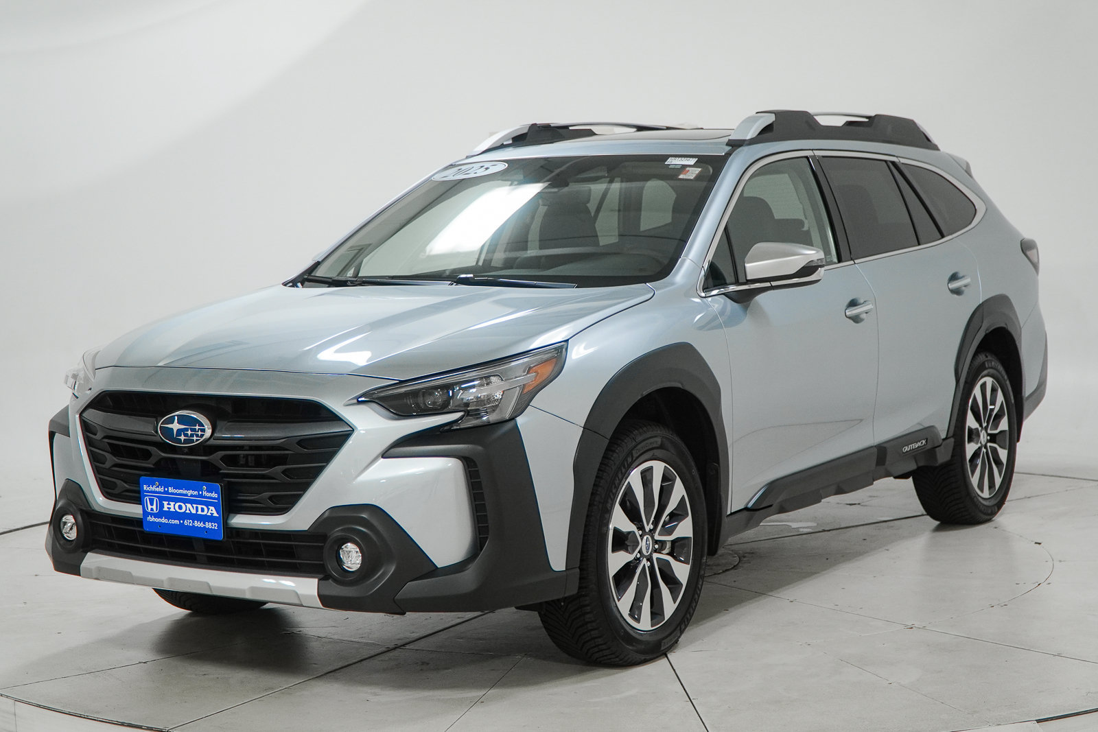 Used 2025 Subaru Outback Touring XT w/ Popular Package #2 AWD/4WD image 4