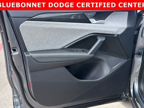 Used 2025 Volkswagen Tiguan S AWD/4WD image 9