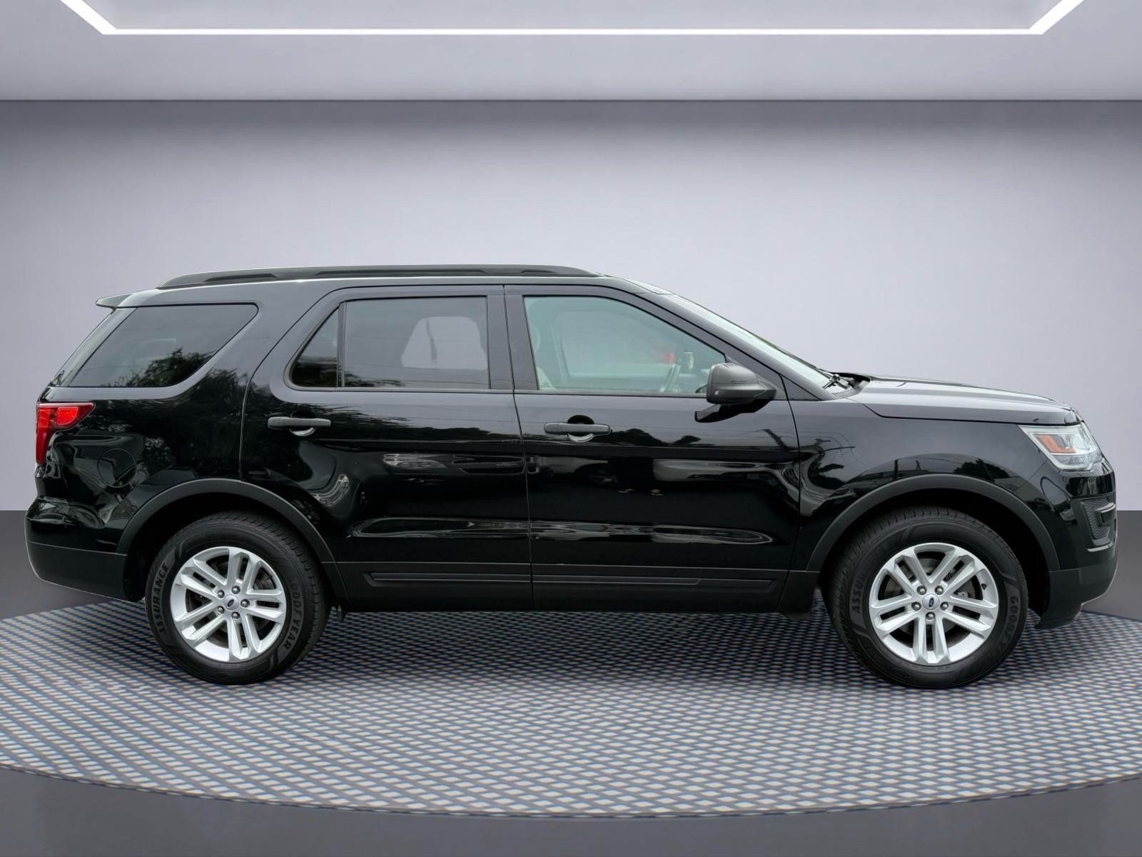 Used 2017 Ford Explorer 4WD image 8
