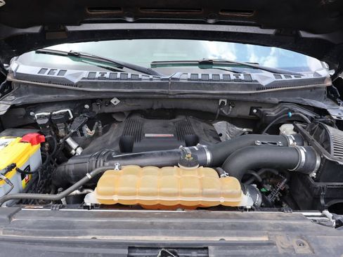 Used 2017 Ford F150 Raptor w/ Equipment Group 802A Luxury AWD/4WD image 9