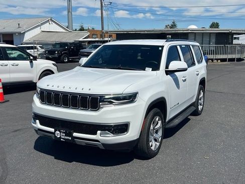 Used 2022 Jeep Wagoneer Series II AWD/4WD image 3