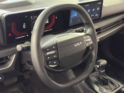 Used 2025 Kia K4 FWD image 12