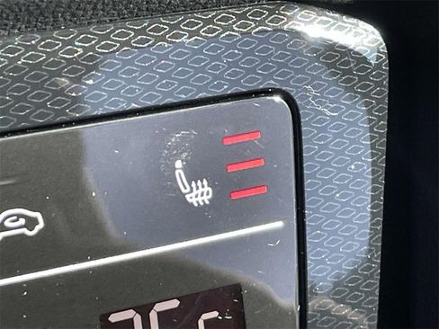 Used 2025 Volkswagen Taos SE image 24