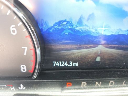 Used 2021 Ford Explorer XLT w/ Equipment Group 202A image 14