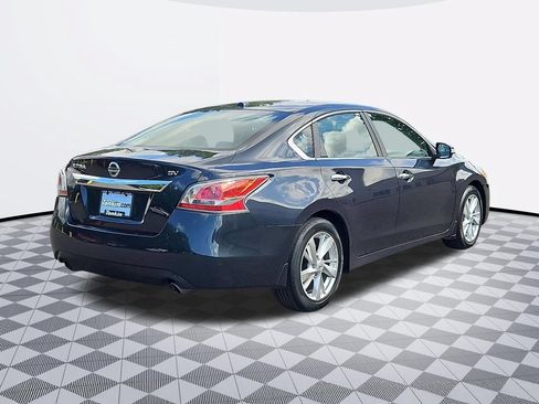 Used 2015 Nissan Altima 2.5 SV w/ Convenience Package FWD image 6