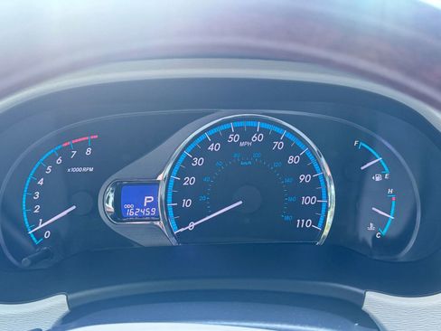 Used 2011 Toyota Sienna Limited image 23