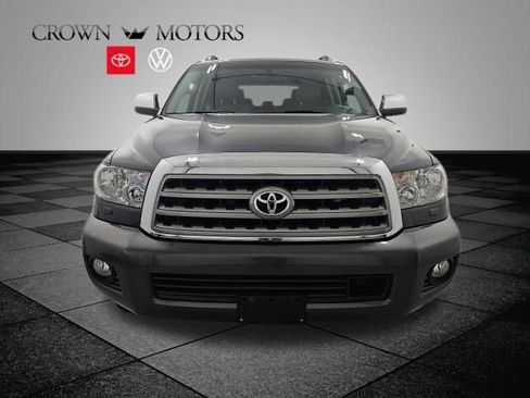 Used 2017 Toyota Sequoia Platinum AWD/4WD image 2