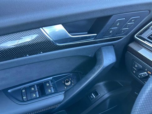 Used 2024 Audi SQ5 Prestige w/ Prestige Package image 33