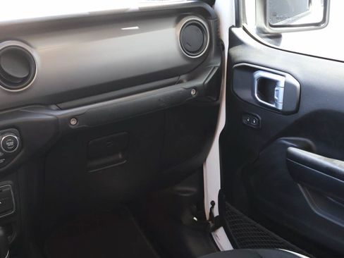 Used 2021 Jeep Gladiator Sport AWD/4WD image 16