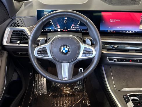 Used 2025 BMW X5 xDrive40i w/ M Sport Package AWD/4WD image 27