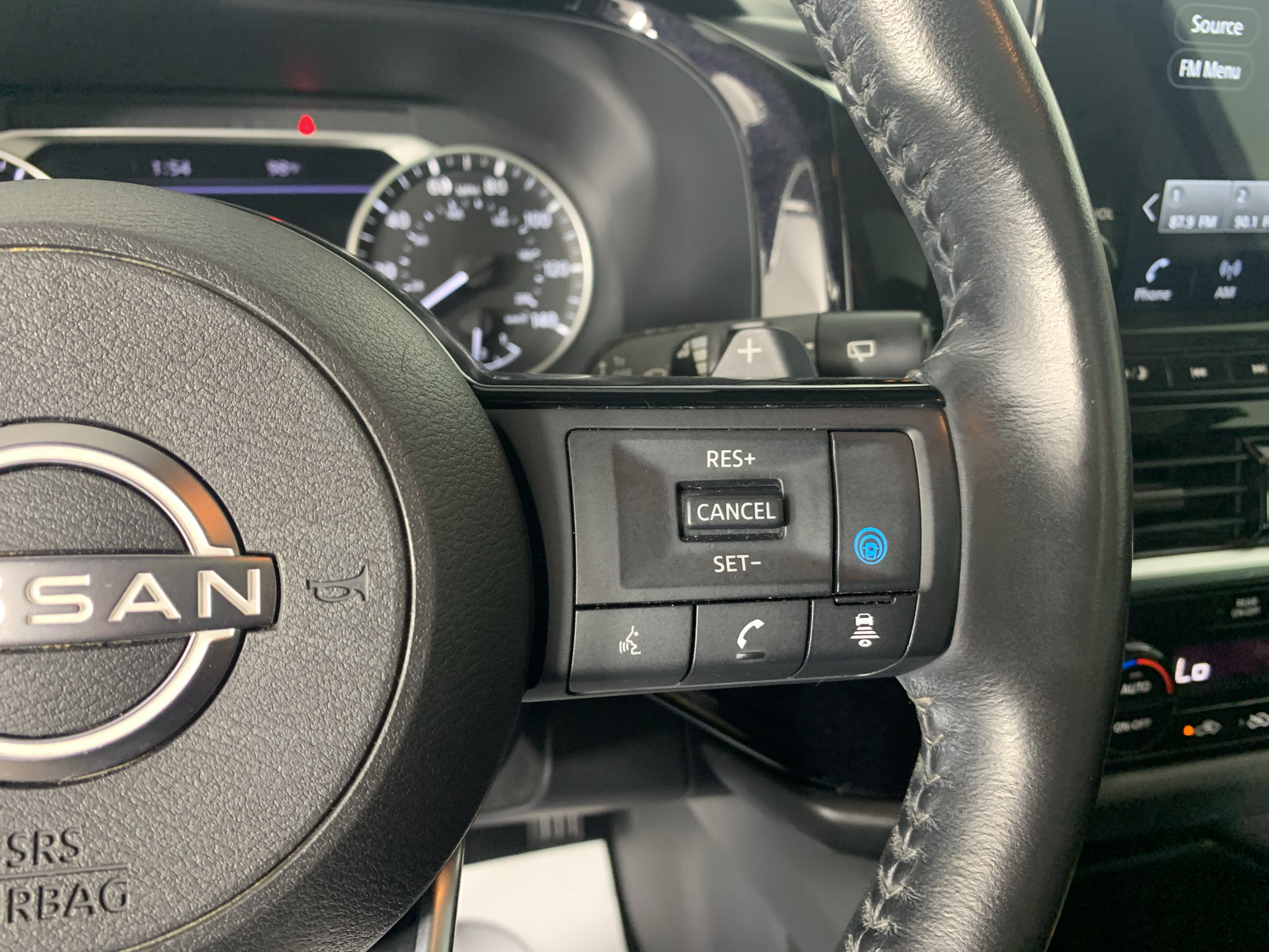 Used 2022 Nissan Pathfinder SL w/ SL Premium Package FWD image 19