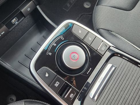Used 2022 Kia Niro EX w/ Cold Weather Package FWD image 20