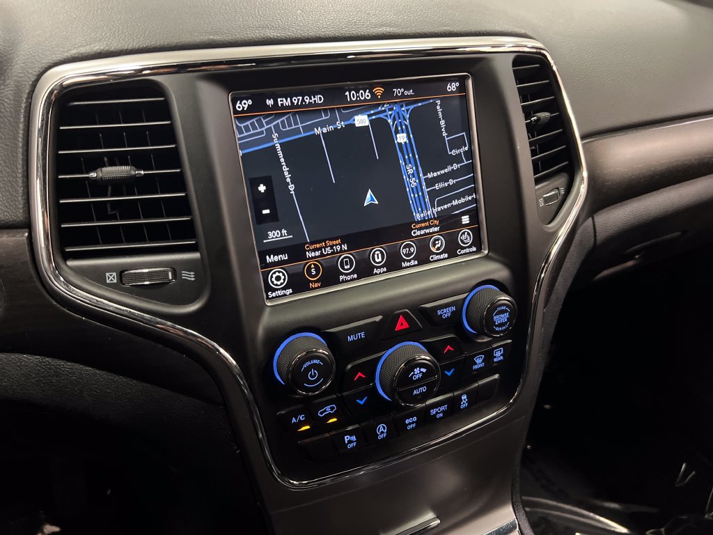 Used 2018 Jeep Grand Cherokee Laredo RWD image 17