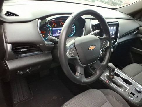 Used 2023 Chevrolet Traverse LT AWD/4WD image 8