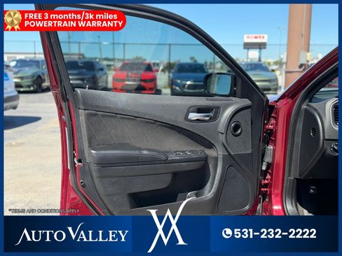 Used 2020 Dodge Charger SXT w/ Blacktop Package RWD image 10