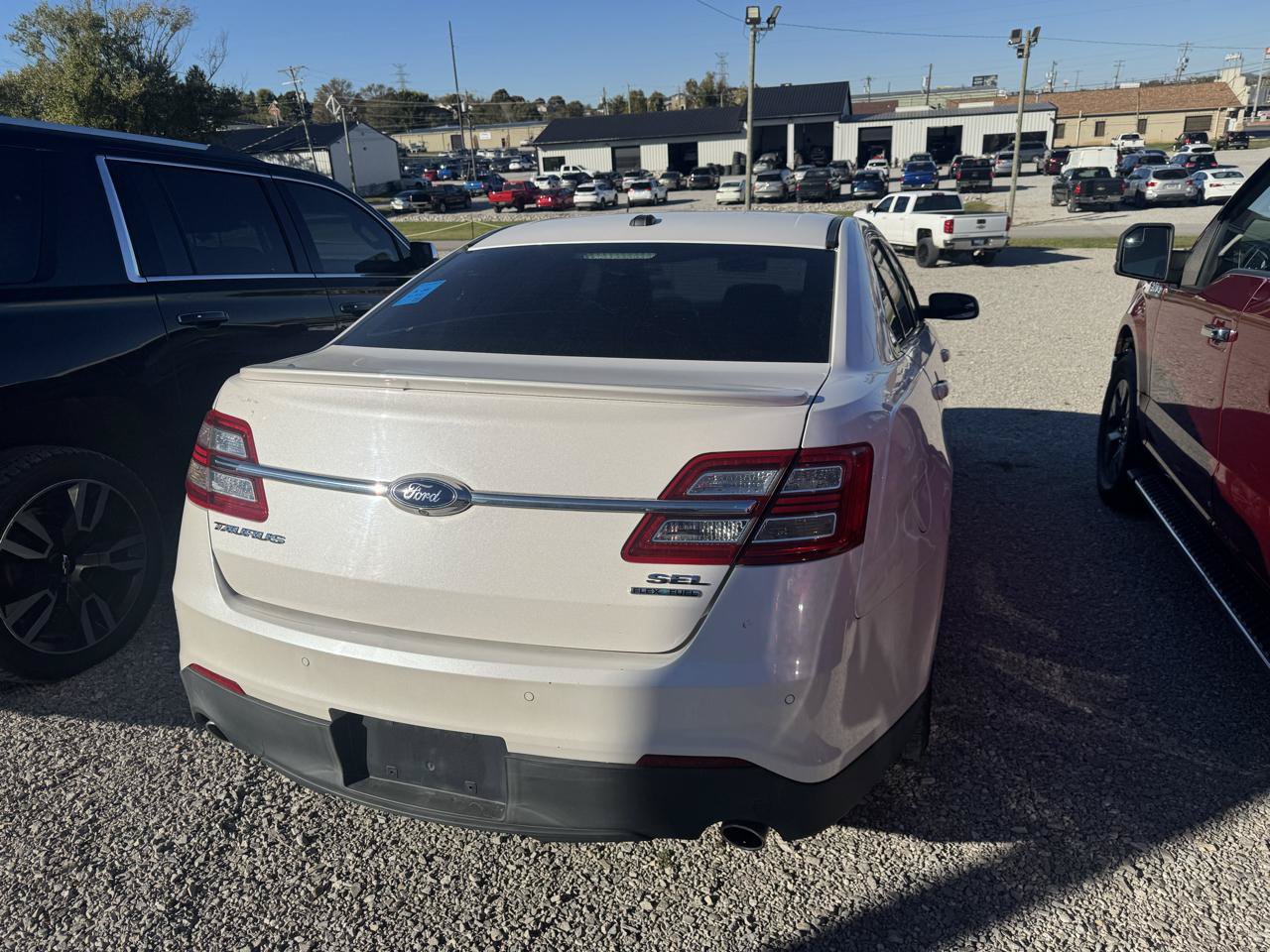 Used 2014 Ford Taurus SEL w/ Equipment Group 201A FWD image 3