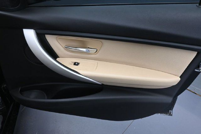 Used 2018 BMW 320i xDrive Sedan AWD/4WD image 33