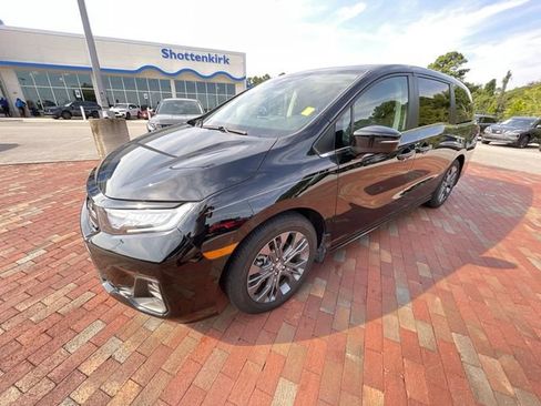 Used 2025 Honda Odyssey Touring image 7