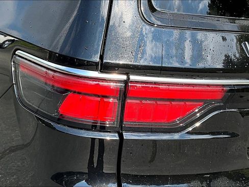 Used 2022 Jeep Wagoneer Series II image 31