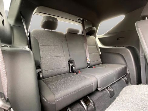 Used 2024 Chevrolet Traverse LT w/ Midnight/Sport Edition FWD image 27